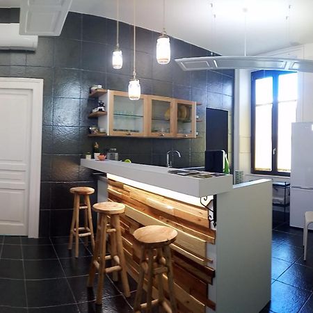 Primo Posto Bed & Breakfast ซาแลร์โน ภายนอก รูปภาพ