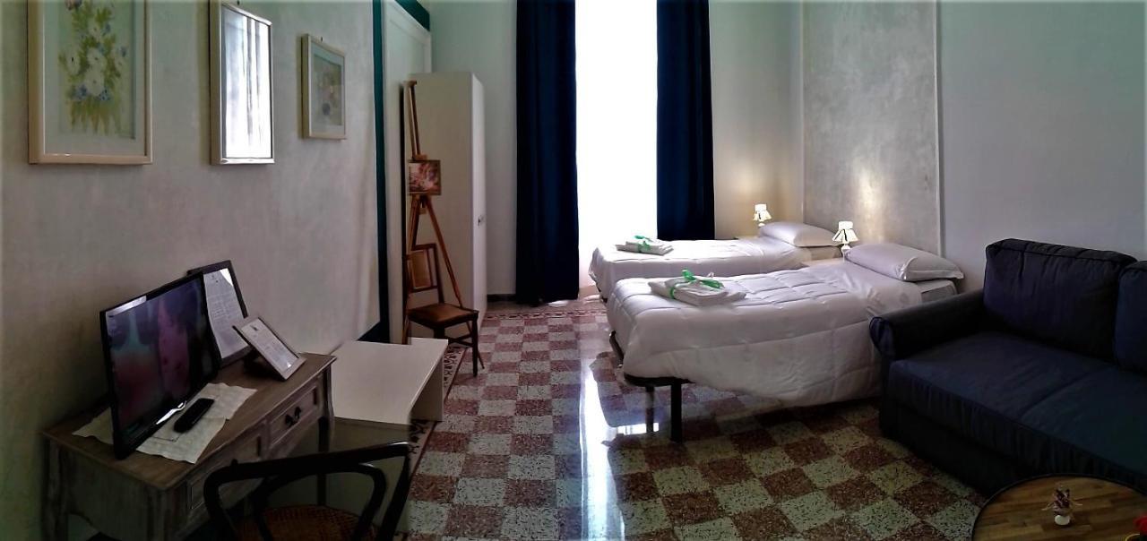 Primo Posto Bed & Breakfast ซาแลร์โน ภายนอก รูปภาพ