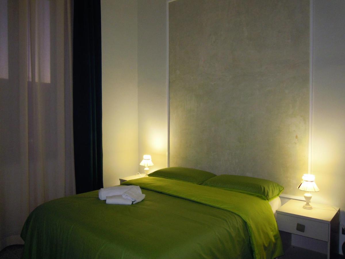 Primo Posto Bed & Breakfast ซาแลร์โน ภายนอก รูปภาพ