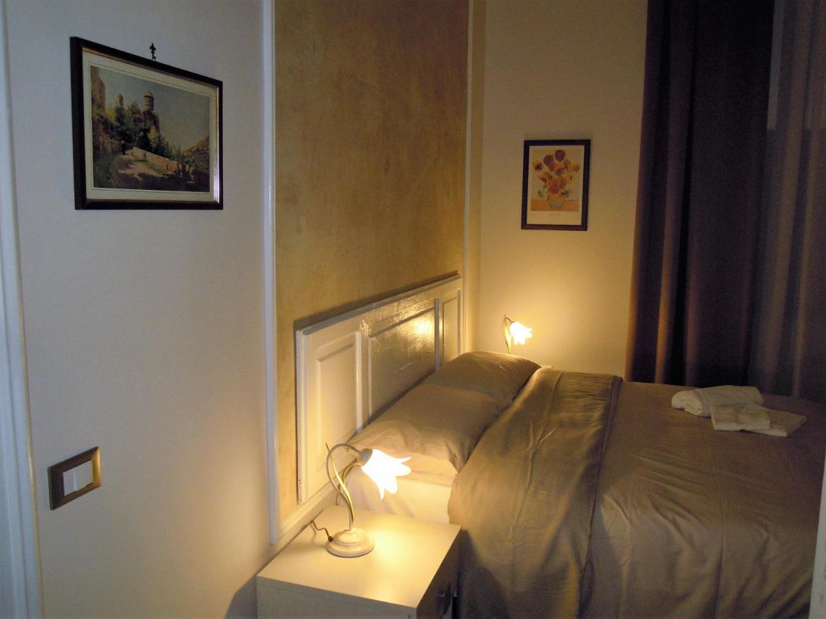 Primo Posto Bed & Breakfast ซาแลร์โน ภายนอก รูปภาพ