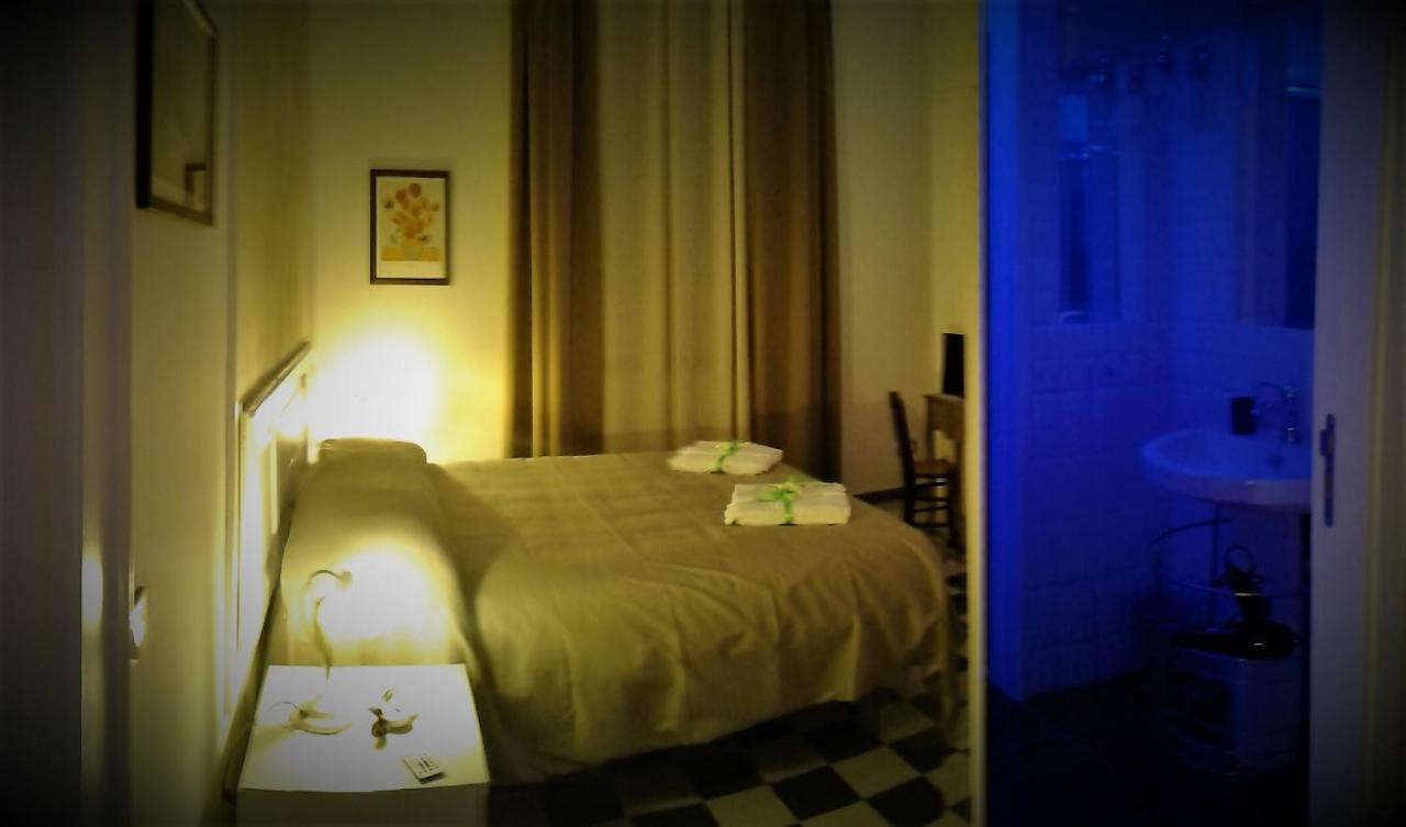 Primo Posto Bed & Breakfast ซาแลร์โน ภายนอก รูปภาพ
