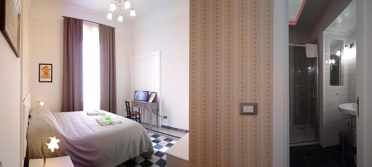 Primo Posto Bed & Breakfast ซาแลร์โน ภายนอก รูปภาพ