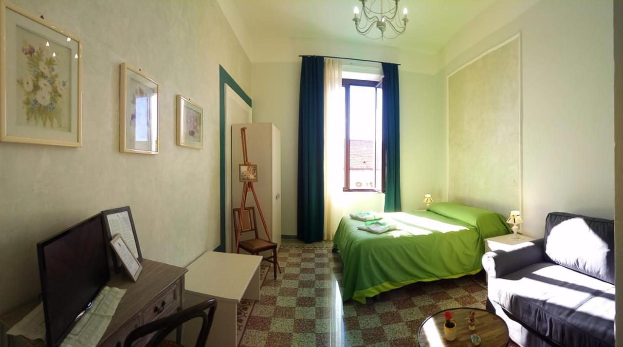 Primo Posto Bed & Breakfast ซาแลร์โน ภายนอก รูปภาพ