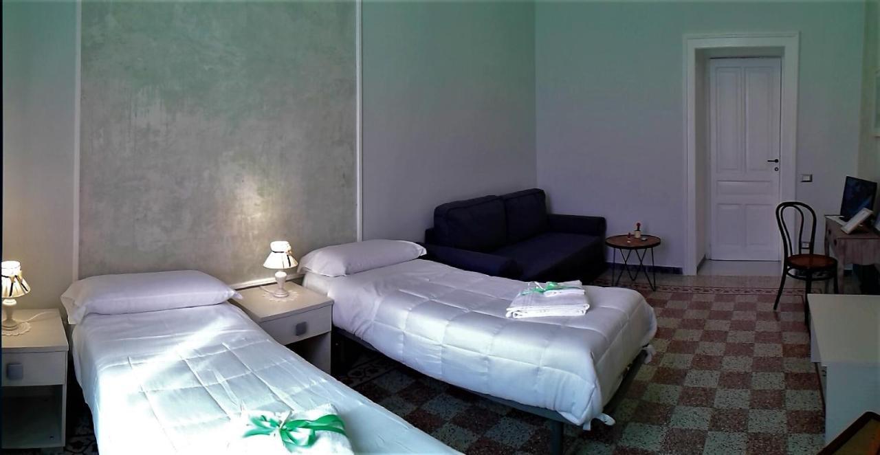 Primo Posto Bed & Breakfast ซาแลร์โน ภายนอก รูปภาพ